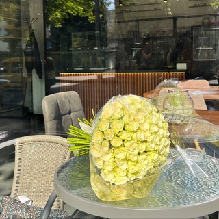 Логотип @vyagodka - v.y