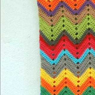 Логотип @vyazanaya_shal - Вязание. Шалемания