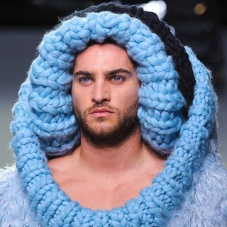 Логотип @vykhodnoyklub - Выходной клуб