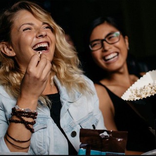 Логотип @watchandtalk - 🍿Кинопросмотры со смыслом