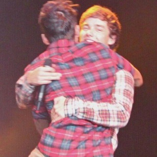 Логотип @wdwbltziam - we don't wanna be like them || ziam update 🐓