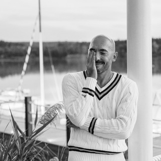 Логотип @wearerivierapeople - ДМ ЗНАЕТ