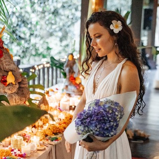 Логотип @web06june - 06.06 12:00 ВЕБИНАР Настасьи Шу 💕