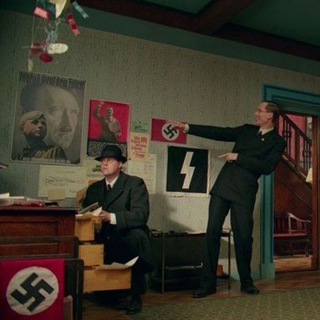 Логотип @weekly18 - Weekly18