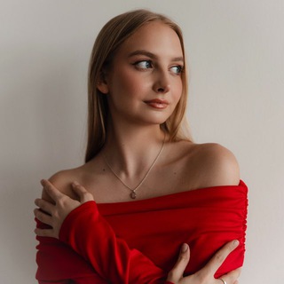 Логотип @weeklyevgenia - Weekly Evgenia