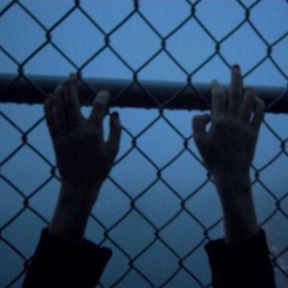 Логотип @wehater - to my arms ☊