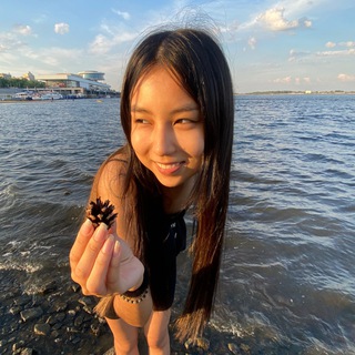 Логотип @weirdoandcringe2003 - мой гламурный чатик💋