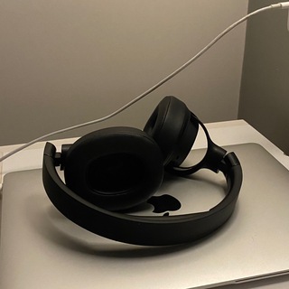 Логотип @whatacoolsong - какая клёвая песня