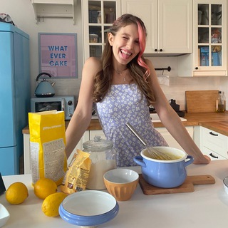 Логотип @whatevercake - whatevercake