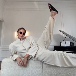 Логотип @whathefashion - yuliabertman