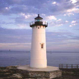 Логотип @white_light_house - Белый маяк