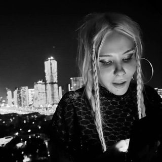 Логотип @white_squaw - хорошие книги даши дафны