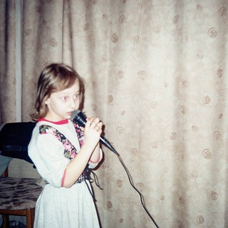 Логотип @who_is_nastya - Кто такая Настя?