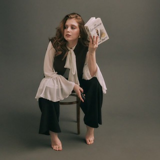 Логотип @whoisbetty - редактор дома