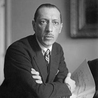 Логотип @whowears - Морж Стравинский