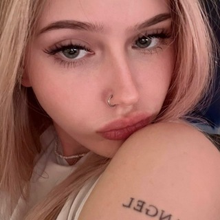 Логотип @whylollycrry - почему лоли плачет