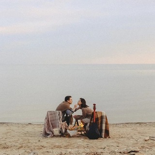 Логотип @withelinavi - elinavi