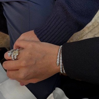 Логотип @withllov - with love