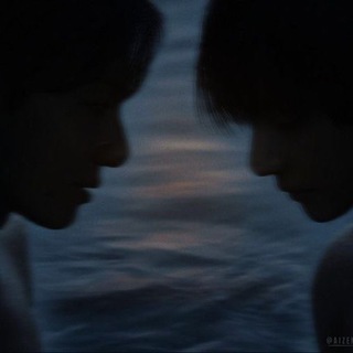 Логотип @withourhands - hands tied