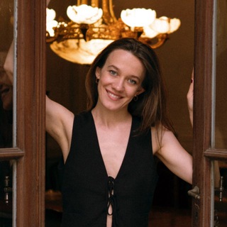 Логотип @withtheuniverse - Подружиться со Вселенной 🌙