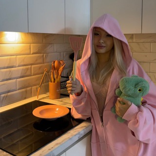 Логотип @woa1ni - эйжнбэйби