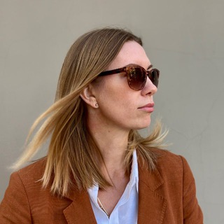 Логотип @woman_na_avito - Девушка и Авито