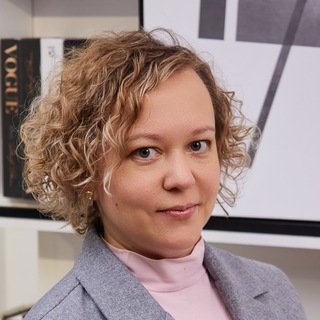 Логотип @woman_stories - Женские истории