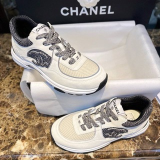 Логотип @womenworldss - Christina's boutique✨👜