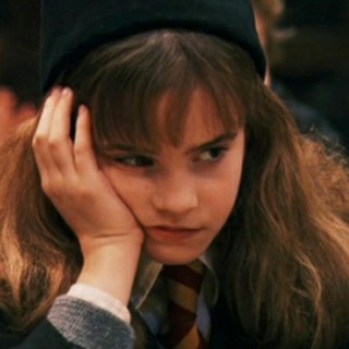 Логотип @wonderlandmonoloques - Эти безумные монологи.