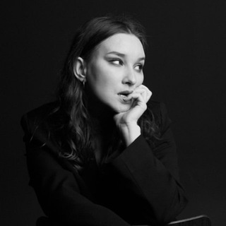 Логотип @wordsnletters - Богданова и прочие речные твари