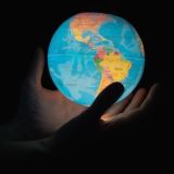 Мир на ладони