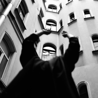 Логотип @woruebertanztdu - Куничий лес