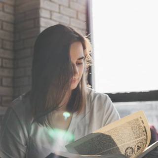 Логотип @writers_world_ua - Комірчина письменника