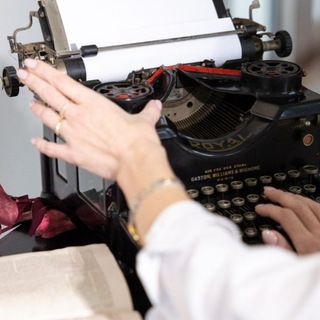 Логотип @writingwomen - Женский взгляд