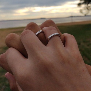 Логотип @xoxo_u - 𝘄𝗲.