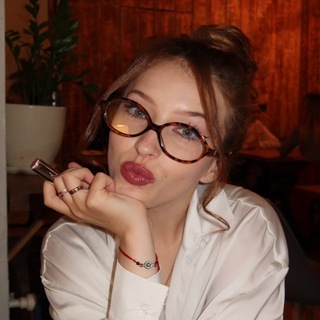 Логотип @xoxsova - настя фокс