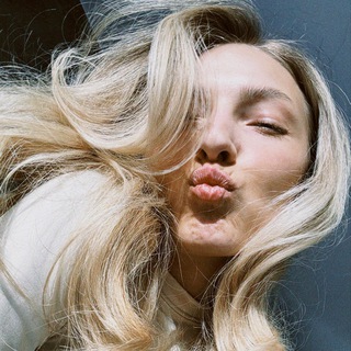 Логотип @xrisnikonova - Хрис | Развиваю бьюти бренды