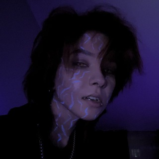 Логотип @xsuewes - Neil?