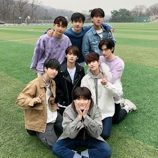 Логотип @xutorchany - Хуторок к-поп