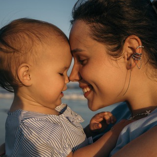 Логотип @y_polly - У Полины как обычно