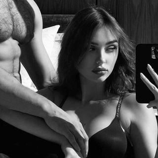 Логотип @yaa_aburnee - 𝐛𝐲 𝐄𝐥.