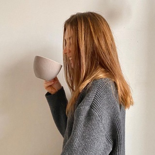 Логотип @yaem_inekrasneu - em_inekrasneu • просто про еду