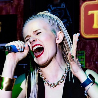 Логотип @yaestpervamay - Заяви о себе! | Алина Первамай