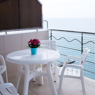 Логотип @yaltaugra - Отдых в Крыму