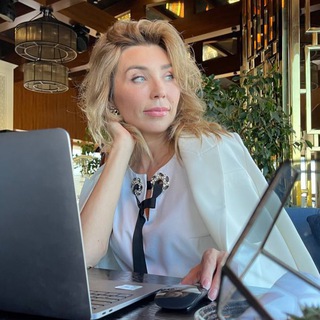 Логотип @yana_nauchit - Искусство создавать деньги 💵