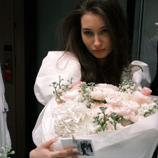 Логотип @yanaknaapweed - yana @knaapweed