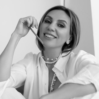 Логотип @yanamartynovaart - YAROOMBE