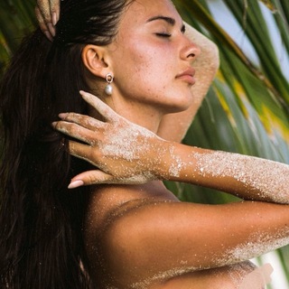 Логотип @yanasfuckingnails - YANASFUCKINGNAILS