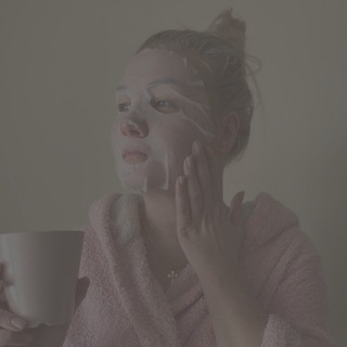 Логотип @yanashel_beauty - Позитивненько про красоту ☺️