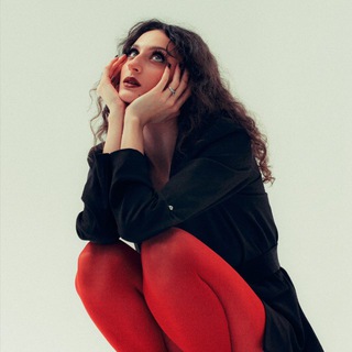 Логотип @yanevvvickka - VvvikvvV